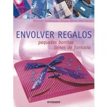 Envolver regalos. Paquetes bonitos llenos de fantasía