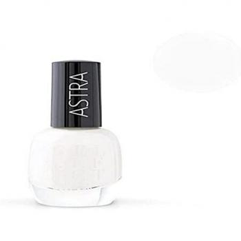 Astra Make-up Lasting Gel Effect Long-lasting Nail Polish Shade 61 Vanilla Delight 12 ml