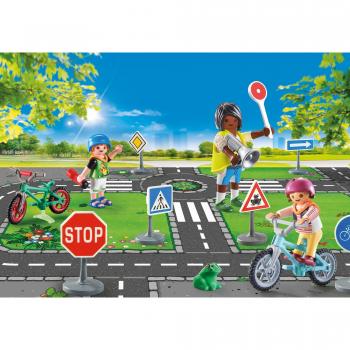 Playmobil City Life 71332 - Set de Educación Vial con Señales de Tráfico y Curso de Bicicletas