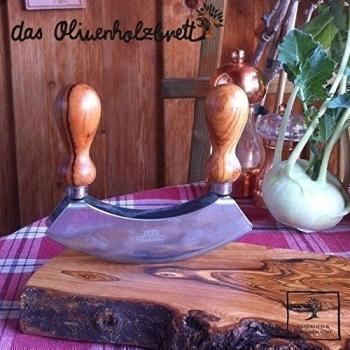 das Olivenholzbrett Tajadera, Tablero con Dos Cuchillas y Asas de Madera de Olivo - zwei Klingen