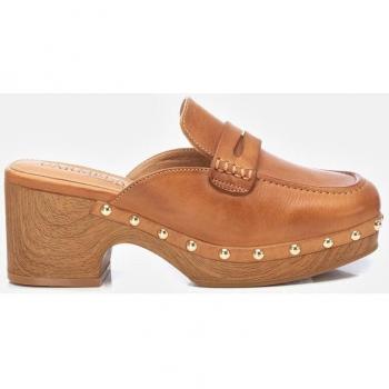 Zuecos de mujer de piel con tacón en color marrón y altura de 7cm