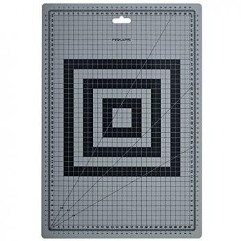 Alfombrilla de Corte A3 30 cm x 45 cm, Resistente a Cortes, Fiskars