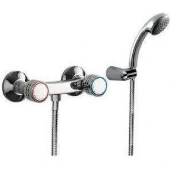 Tres Griferia - Grupo Ducha Ducha De Mano Anticalcárea Con Soporte Orientable. Flexo Doble Engatillado