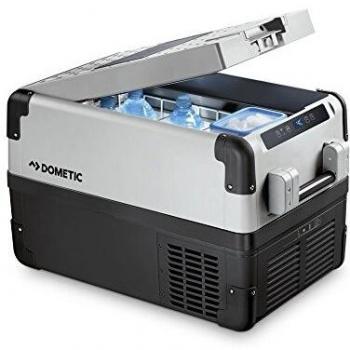 DOMETIC CFX 35W Nevera de compresor, conexiones 12 / 24 / 230 V, mini nevera de 32 l con una capacidad de refrigeración de +10°C a -22°C con conexión USB para coche, camión, barco y autocaravana