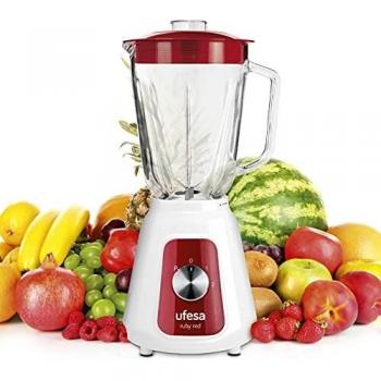 Ufesa BS4717 Ruby Red Batidora de Vaso, 1500 W, Jarra de Cristal de 1.5L, 2 Velocidades + Pulse, Cierre Hermético, Pica hielo, 4 Cuchillas de Acero Inoxidable, Libre de BPA, Blanco/Rojo