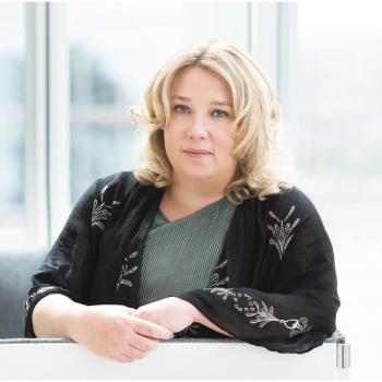 Eleanor Oliphant Está Perfectamente / Eleanor Oliphant Is Completely Fine