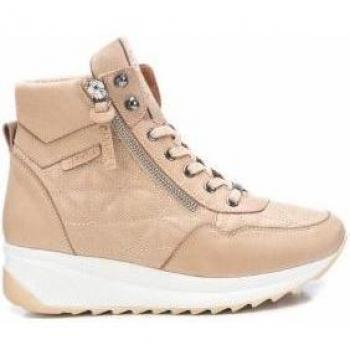 Botines de mujer Carmela 160279 Beige con cierre de cremallera y suela deportiva