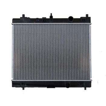 Radiador de refrigeración del motor NRF 53533, tipo: radiador, características: compatible con sistemas de refrigeración, fabricado en materiales de alta calidad para una óptima disipación del calor, diseño específico para vehículos seleccionados,