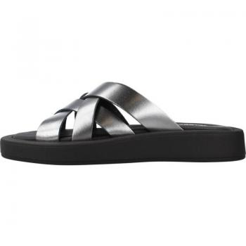 Sandalias de Mujer Yellow Modelo Petra características: diseño moderno, color plata, material sintético, suela antideslizante, cierre ajustable