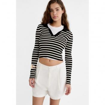 Stradivarius Loose Pleated Shorts in Ecru