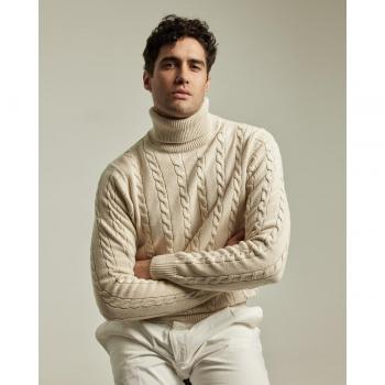 PuroEGO Jersey Hombre Cuello Alto Punto Cable Macadamia