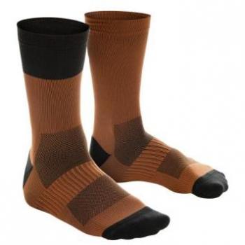 Calcetines para bicicleta Dainese Hgl Grass Copper, material transpirable, diseño ergonómico, compresión moderada, longitud media, adecuado para ciclismo