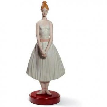 LLADRÓ Porcelain Figurine Shy Bailarina