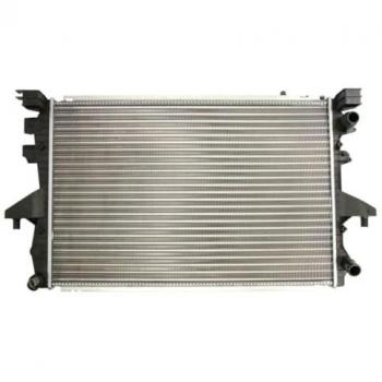Radiador de refrigeración del motor Thermotec D7W071TT, tipo: radiador, características: alta eficiencia en la transferencia de calor, diseño optimizado para un mejor flujo de aire, fabricado con materiales duraderos y resistentes a la