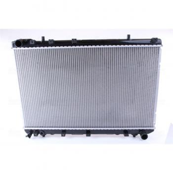 Radiador de refrigeración del motor NISSENS 61668, tipo: radiador, características: diseñado para optimizar la temperatura del motor, fabricado con materiales de alta calidad, compatible con diversos modelos de vehículos, eficiente en la transferencia