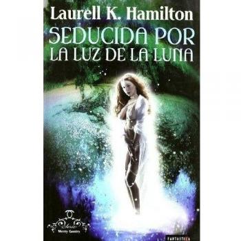 Seducida Por La Luz De La Luna