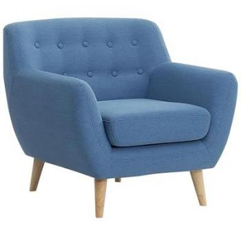 Sillón Motala de Tela Azul con Respaldo Capitonné y Patas de Madera Clara