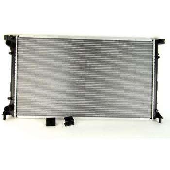 Radiador NISSENS 63818A para refrigeración del motor, compatible con diversas marcas y modelos de vehículos, fabricado con materiales de alta calidad para una óptima transferencia de calor, diseño eficiente que garantiza un rendimiento fiable, fácil 