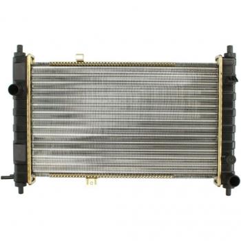 Radiador Nissens 61653 para refrigeración del motor con termostato integrado