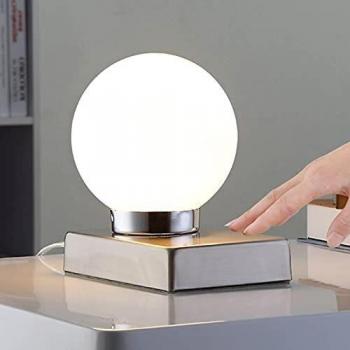 Lámpara de mesa Naomi con esfera de vidrio