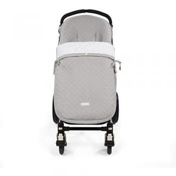 Pasito a Pasito. Saco Silla María uso universal. Funda cubre silla de paseo, cochecito, bugaboo. Adaptable a invierno y verano con reposapiés plastificado para su fácil lavado. Color Gris.