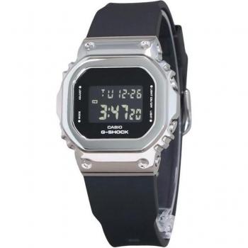 Casio G-Shock Men's Digital Quartz Watch with Metal Bezel and Resin Strap GM-5600U-1 200M