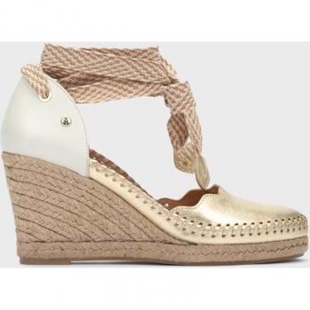 Sandalias de cuña de piel CADIZ W4Y en color oro con atado al tobillo