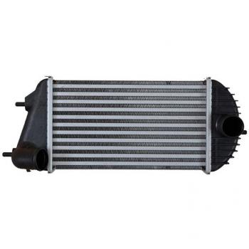 Intercooler NRF 30246 - Radiador de aire de admisión, tipo: intercooler, características: diseño optimizado para mejorar el flujo de aire, fabricado con materiales de alta calidad para mayor durabilidad, compatible con múltiples modelos