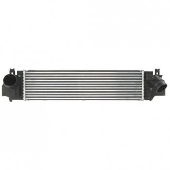 Intercooler NISSENS 96377 - Intercambiador de calor, diseñado para mejorar la eficiencia del motor, fabricado en materiales de alta calidad, compatible con múltiples modelos de vehículos, fácil instalación y optimización del rendimiento del motor