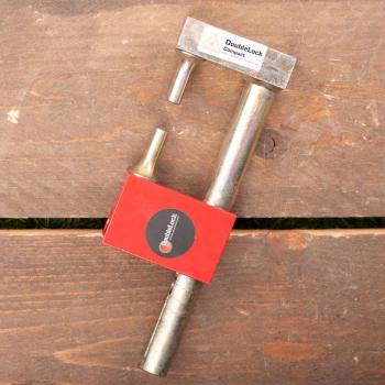 Cerradura de Remolque DoubleLock Compact Condor SCM - Seguridad Rápida y Eficaz para Baras de Remolque - Bloqueo en 5 Segundos - Color Rojo