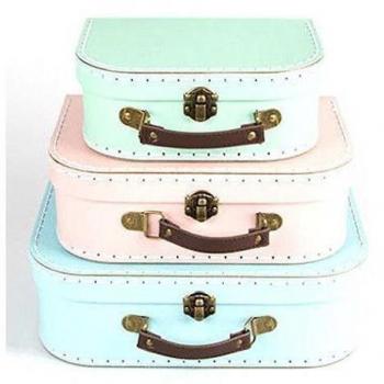 Set de 3 cajas con diseño de maleta vintage en colores pastel: verde, rosa y azul