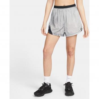 Short de mujer Nike Dri-Fit Trail Mid-Rise 3in - Negro, Gris