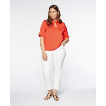 Pantalón pitillo con delicado bordado floral y corte moderno