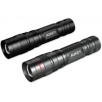 AUKEY Linterna Pack de 2 con Clip, Mini LED Penlight Portátil IPX4 con Enfoque Ajustable, 2x Baterías AA Incluidas, 3 Modo de Iluminación para el Camping, Senderismo, Hogar