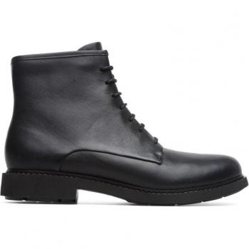 Botines de mujer Camper K400245 en piel negra con cordones y suela resistente.