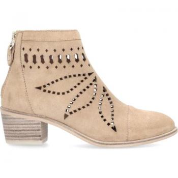 Botines de Mujer ALPE 5053 con detalles grabados en color beige arena