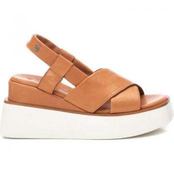 Sandalias de Mujer Marca Carmela Modelo 160787C en color Camel