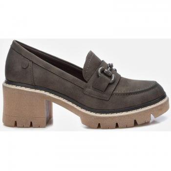 Mocasín de Mujer Refresh 171417 Camel con Detalle Metálico y Tacón de 6 cm