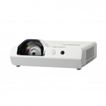 Panasonic PT-TW381R videoproyector de corto alcance con tecnología 3LCD y brillo de 3300 lúmenes