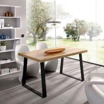Mesa de comedor extensible Aran Nordic con patas metálicas y medidas de 140x90 cm