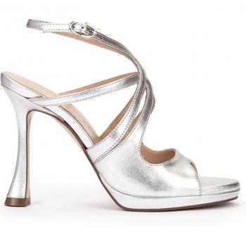 Sandalias de tacón de piel metalizada en color plata modelo ATRANI