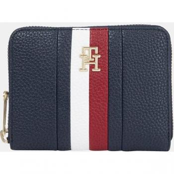 Cartera azul marino con cremallera de la marca Tommy Hilfiger.