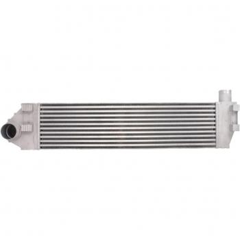 Intercooler NISSENS 96522 - Compartimentos de Motor, fabricado por Nissens, diseñado para mejorar la eficiencia del motor al enfriar el aire de admisión, compatible con múltiples modelos de vehículos, construido con materiales duraderos