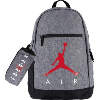 Mochila Deportiva Jordan Diamond con diseño moderno, compartimentos múltiples, material resistente al agua, correas ajustables y acolchadas para mayor comodidad