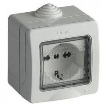 Presa Schuko Bipasso 10-16A con Protección IP y Kit Bticino