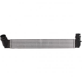 Intercooler VALEO 818878 - Intercooler de alto rendimiento, diseñado para optimizar la refrigeración del aire en motores turboalimentados, fabricado por Valeo, con dimensiones específicas para una instalación precisa y eficiente