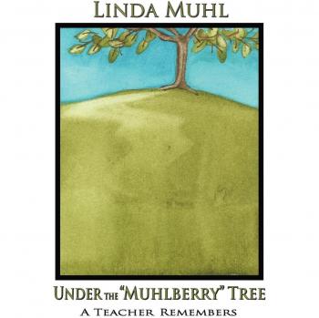 Bajo el Árbol Muhlberry (Tapa Blanda)