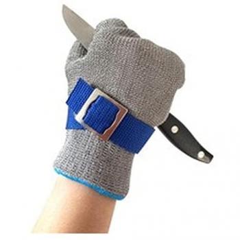 Cafetera Italiana Cecotec Mokclassic 900, capacidad de 450 ml, diseño clásico, fabricada en acero inoxidable, apta para todo tipo de cocinas incluida inducción. Guantes resistentes a los cortes, protección de seguridad con