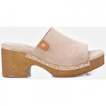 Zuecos de mujer de piel con suela de goma