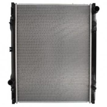 Radiador de refrigeración del motor Thermotec D70314TT con alta eficiencia, diseño optimizado para mejor flujo de aire, fabricado con materiales de calidad para mayor durabilidad y resistencia a la corrosión